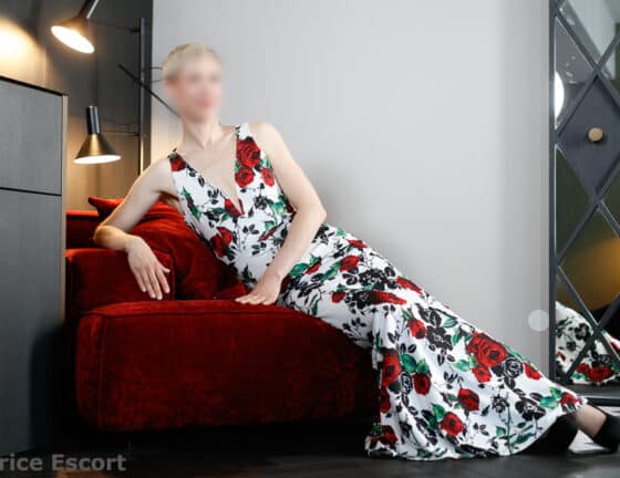 Maja Escort Dame aus Berlin elegantes Abendkleid